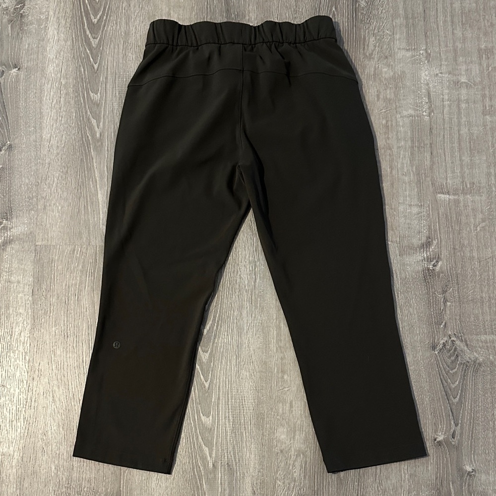 Lululemon Sz 6 On The Fly Crop Casual Crop Dark Olive Drawstring Women’s Pants - Picture 2 of 9